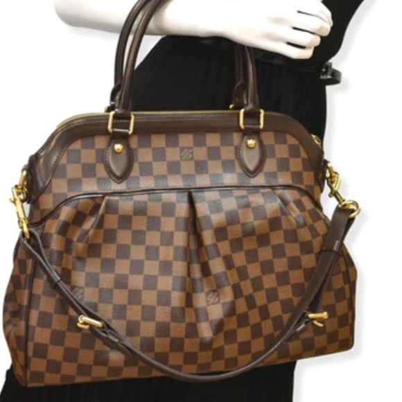 LOUIS VUITTON Trevi Shoulder Bag - Picture 7 of 7